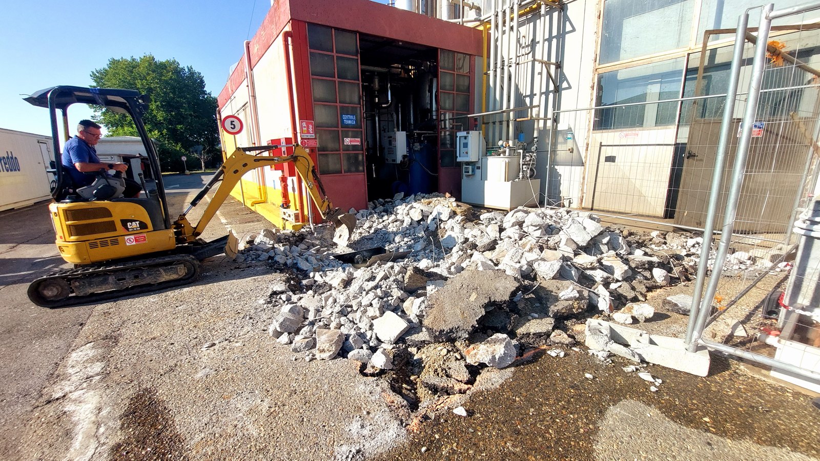 Ex Stabilimento Aromi — Gessate (MI): Progetto Operativo di Bonifica dei terreni contaminati da idrocarburi (foto 1 di 2)