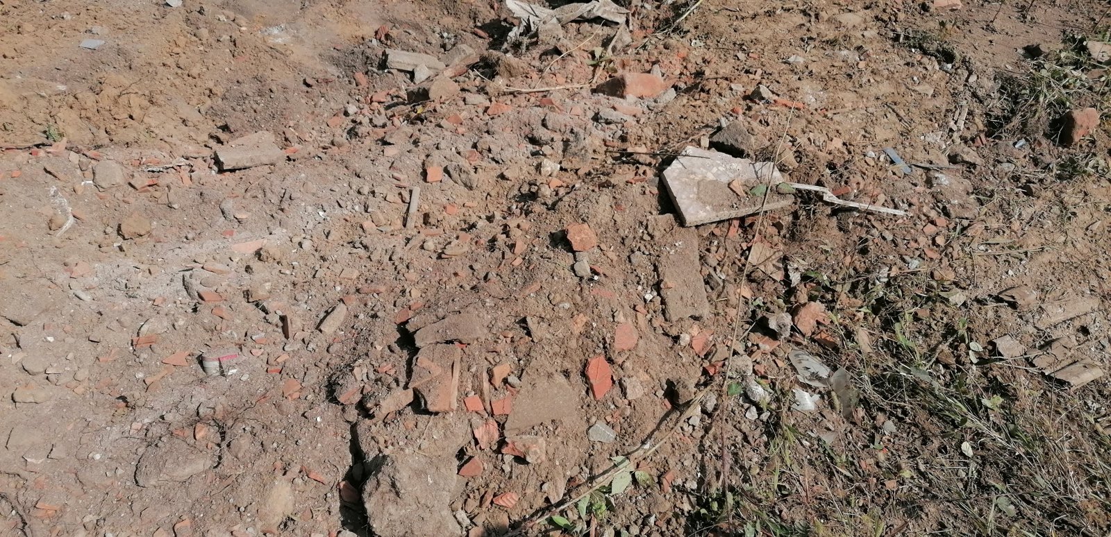Via Robecco 41 — Cinisello Balsamo (MI): Progetto Operativo di Bonifica ex art. 242bis di un'area dismessa con amianto nei terreni (foto 2 di 2)